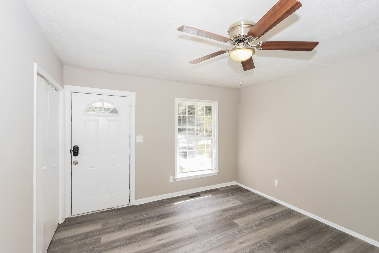 Building Photo - 3266 Lancing Ln