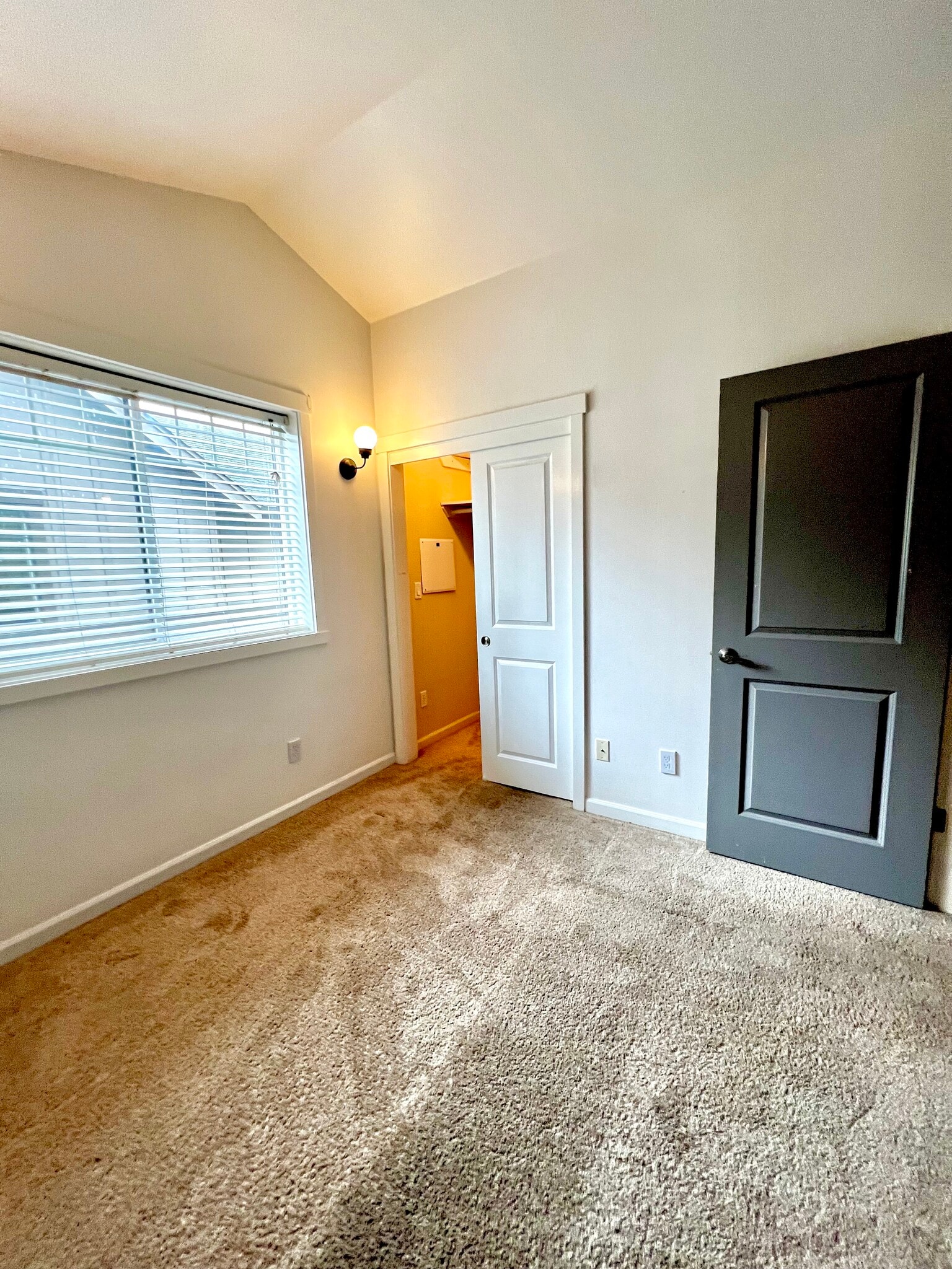 Building Photo - 1017 NE 125th St