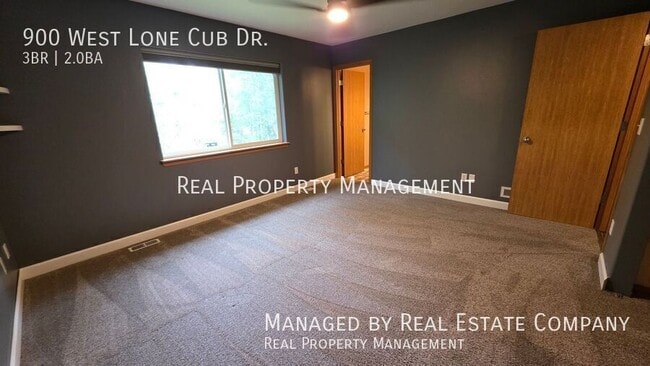 Building Photo - 900 W Lone Cub Dr