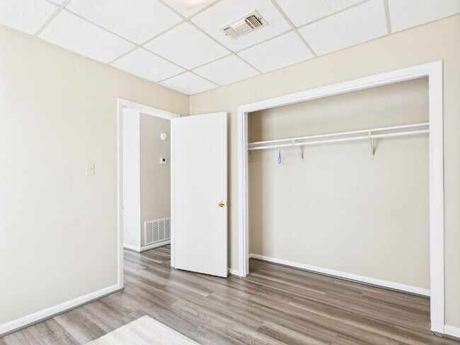 Building Photo - 321 W Park St