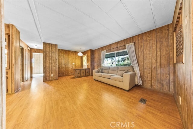 Building Photo - 41866 Magnolia St