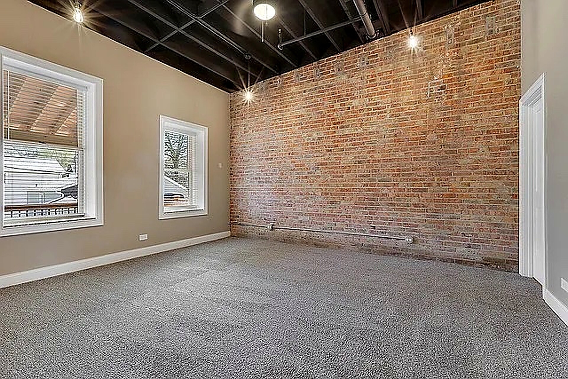 Building Photo - 1026 S State St