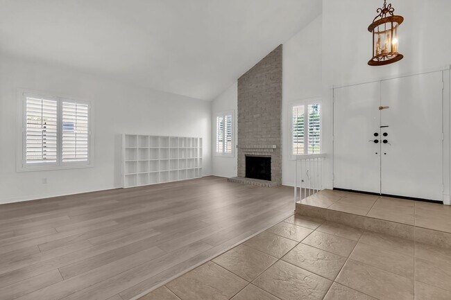 Building Photo - 2750 N Canal St