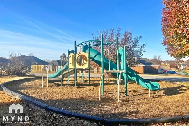 Building Photo - 430 Capri St