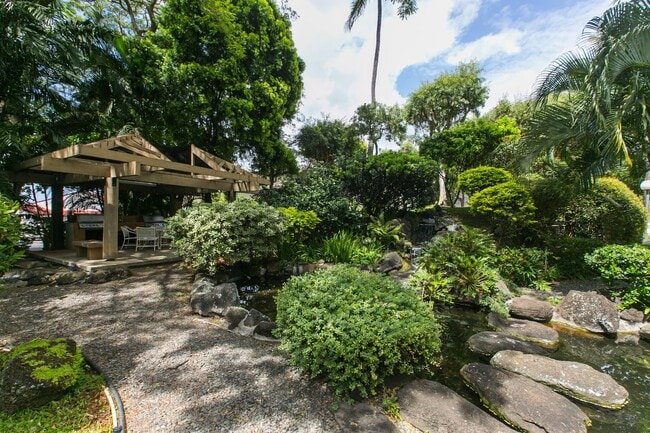 Building Photo - Naniwa Gardens - 1 bdrm/1 bath/1 covered p...