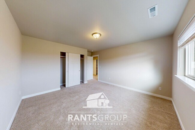 Building Photo - Modern 3-Bed Home in Steilacoom Ridge w/ AC, Fenced Yard and Easy Commute to JBLM!