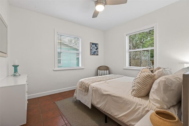 Building Photo - 5617 19th Ave S