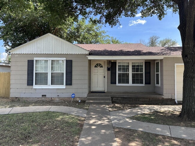 Primary Photo - First Months Free! Four Bedroom in Tech Te...