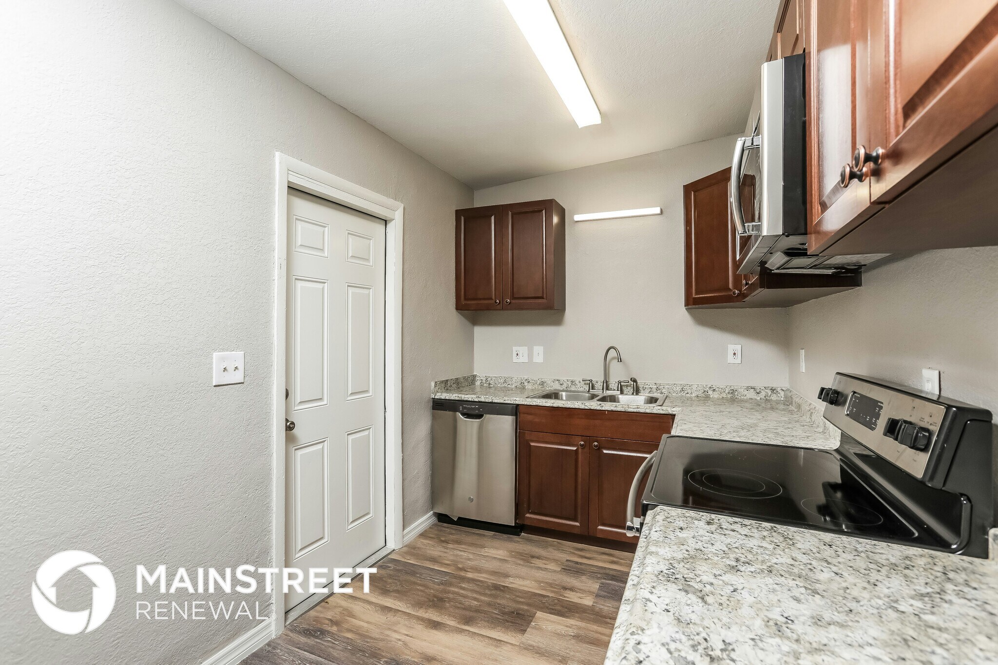 Building Photo - 5325 Bonnie Brae Cir