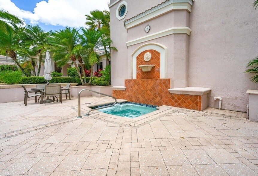 Building Photo - 2814 Grande Pky