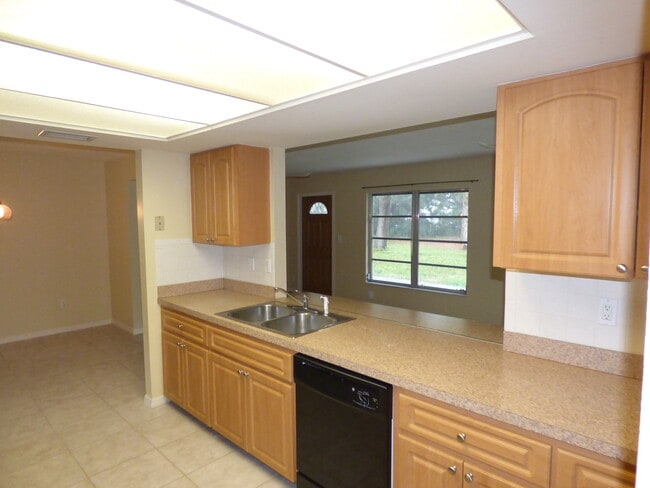 Building Photo - New York Section, Port Charlotte