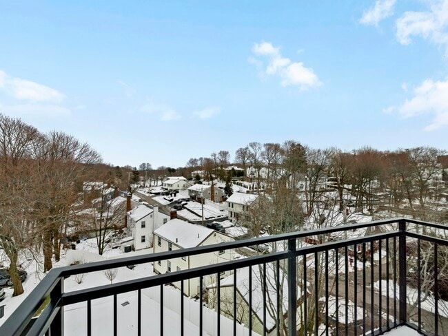 Building Photo - 142 Willard St