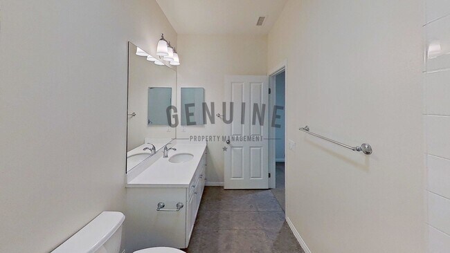 Building Photo - Beautiful Two-Level 2Bd 2Ba Condo in Irvine