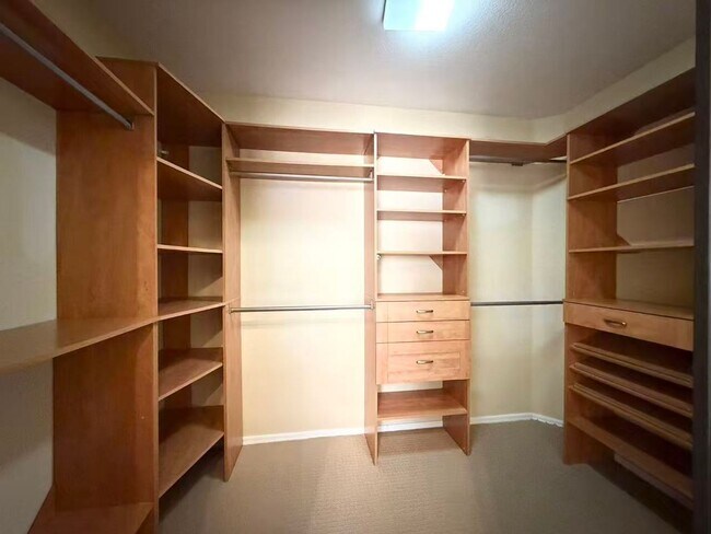 Building Photo - 2017 Sedona Path Way