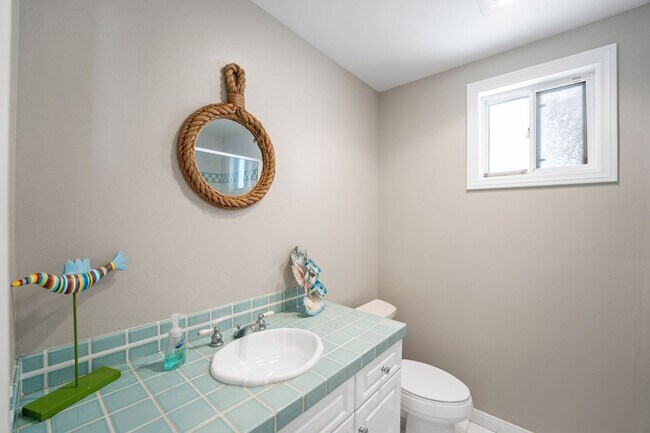 Building Photo - 5 Bedroom + 4 Bathroom Home  | Ocean Opulence | Furnished Monthly Rental