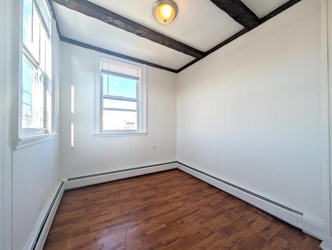 Building Photo - 148 South St