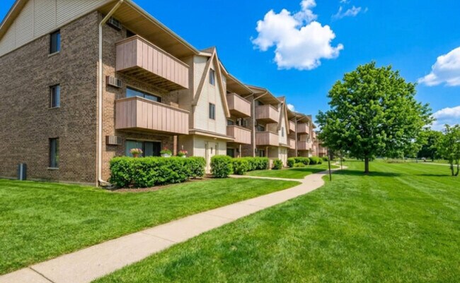 Building Photo - 2 Echo Ct