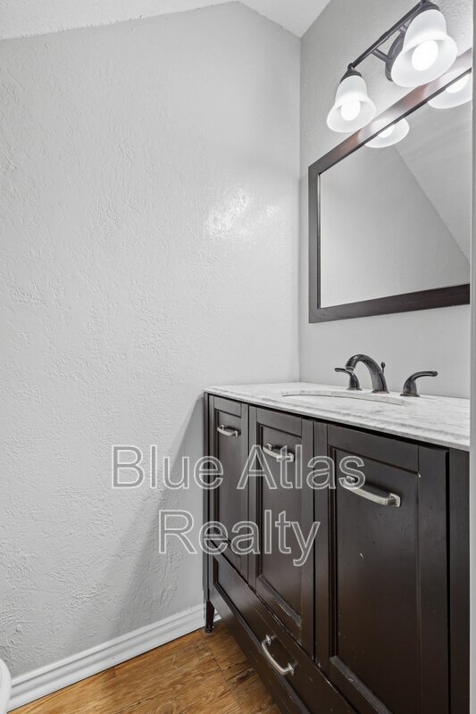 Building Photo - 3313 Gardenview Cir