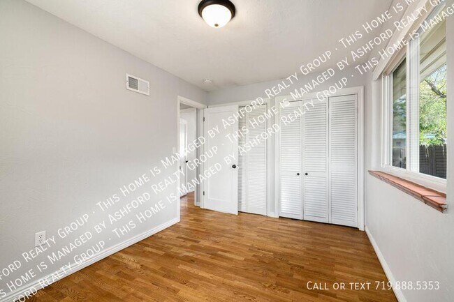 Building Photo - 1406 N Foote Ave