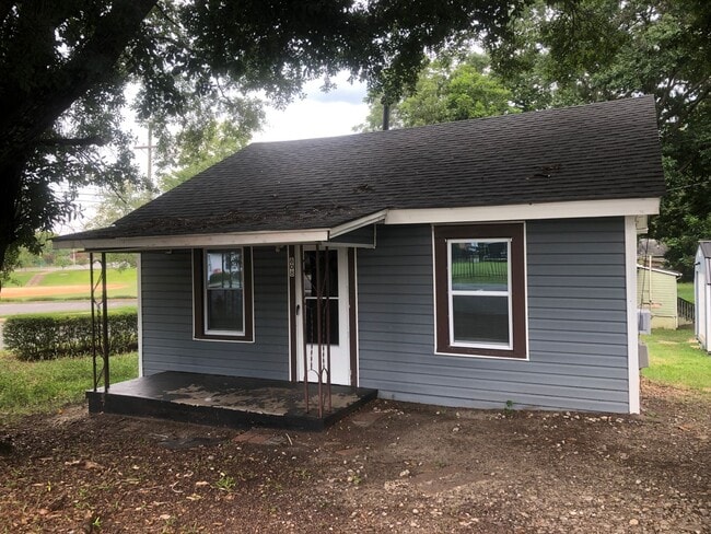 Primary Photo - **Holiday Move-in Special**$500 off the first full month's rent!