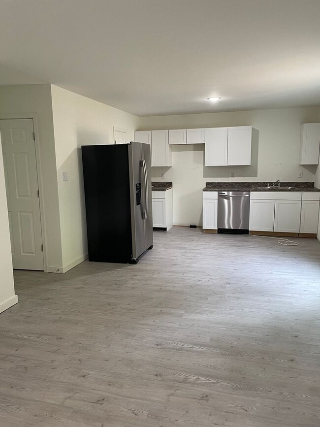 Building Photo - DUPLEX CUMBERLAND, VA !