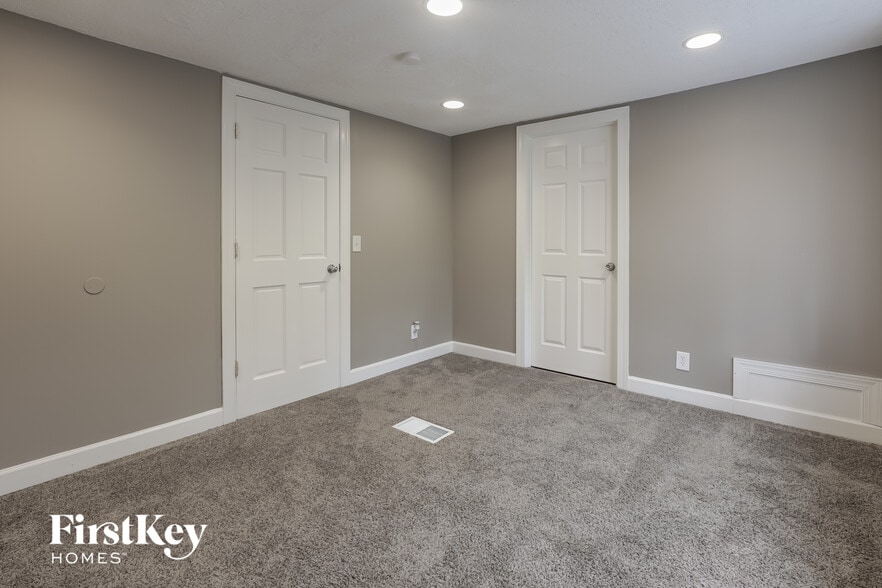 Building Photo - 125 S Fordham Ave