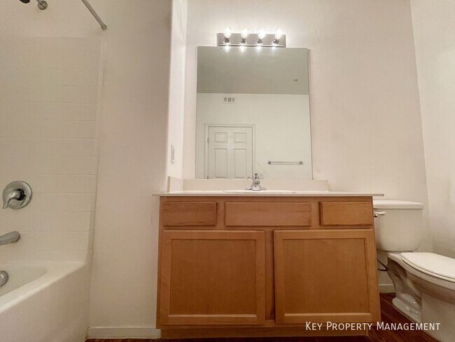 Building Photo - 50 Aura de Blanco St