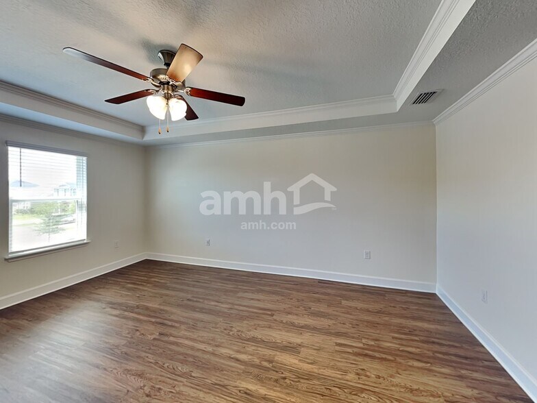 Building Photo - 528 Pine Terrace Dr