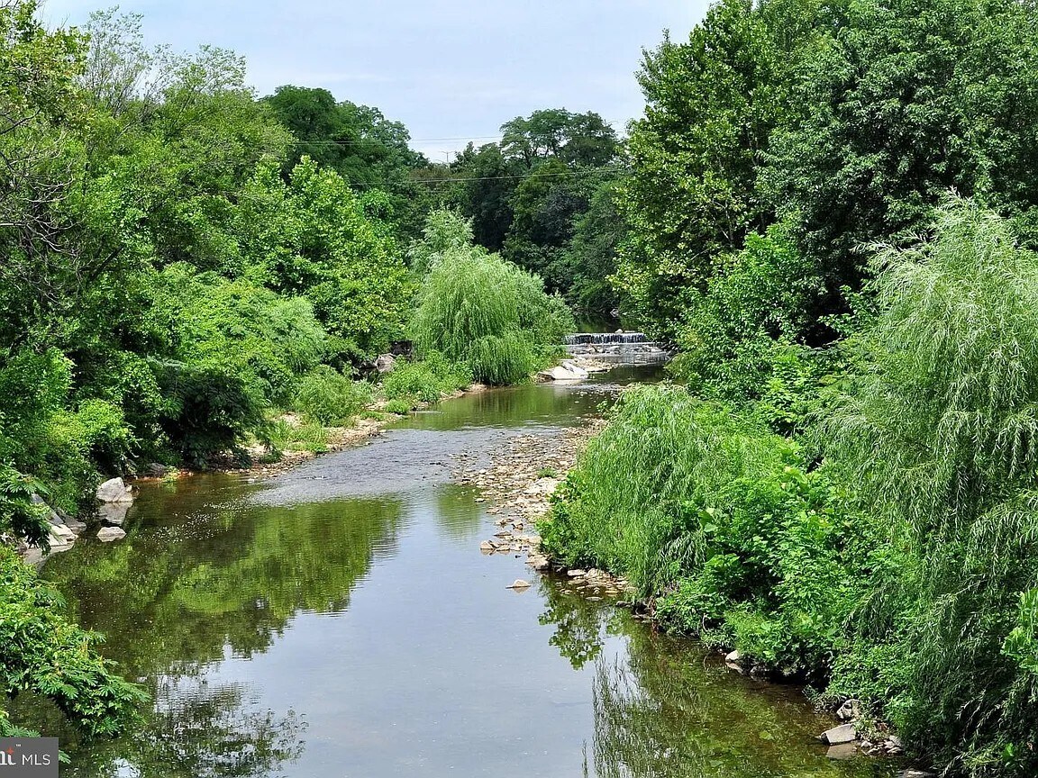 Building Photo - 989 S Buchanan St