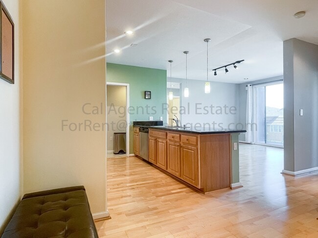 Building Photo - 1121 40th St