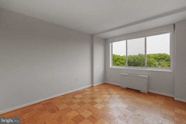 Building Photo - 10401 Grosvenor Pl