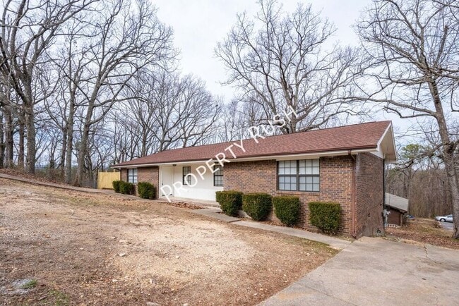 Building Photo - 340 Alpine Dr