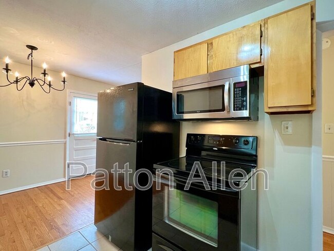 Building Photo - 14 Friendly Hollow