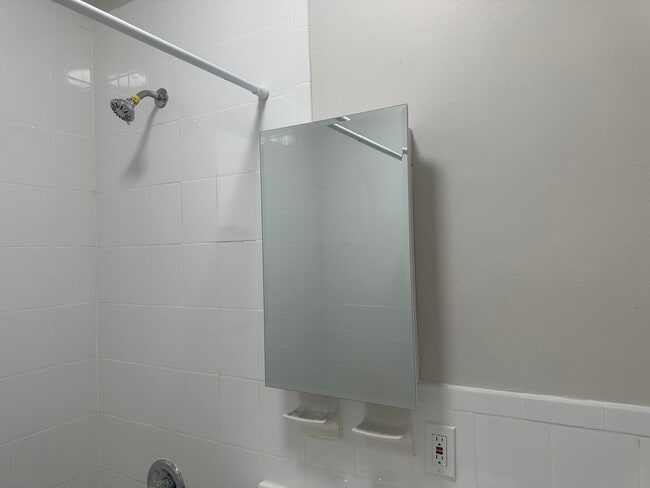 Building Photo - 332 61st St