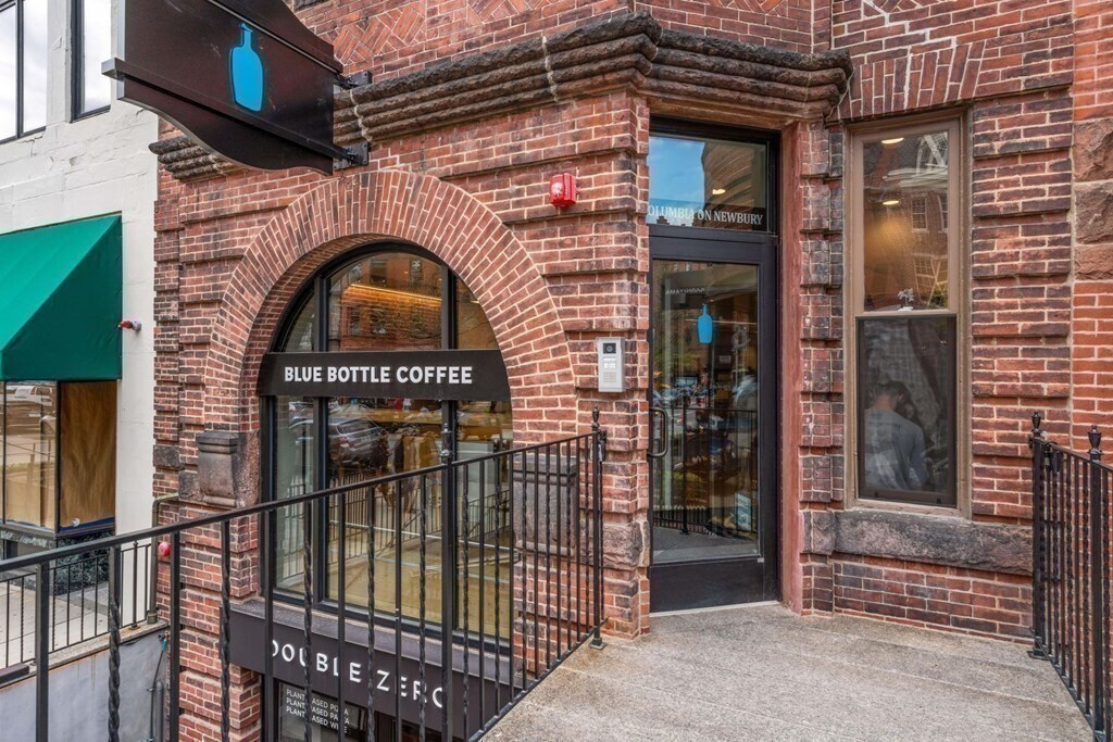 Building Photo - 163 Newbury St