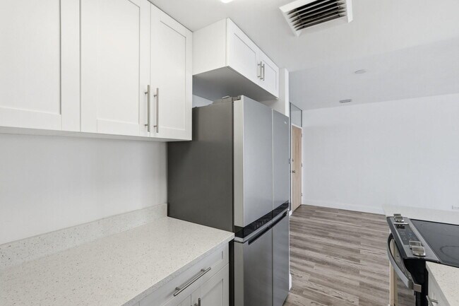 Building Photo - 2800 N Flagler Dr