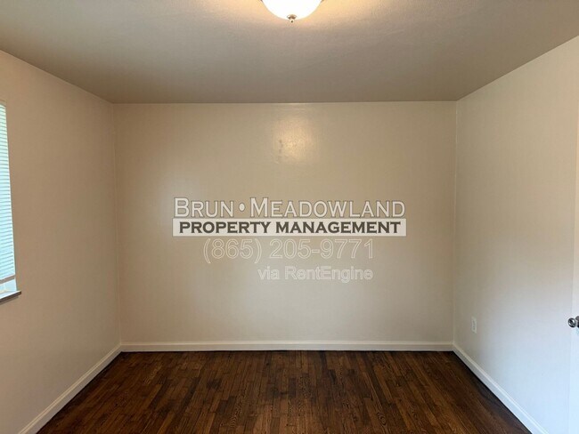 Building Photo - 3813 Woodlake Dr