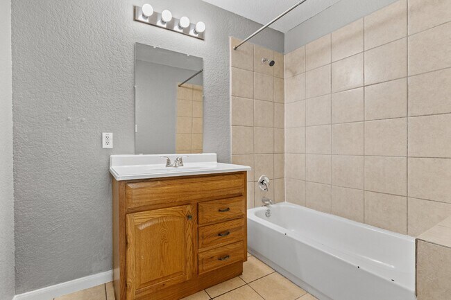 Building Photo - 13002 O'Connor Cove