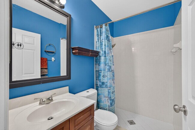 Building Photo - 1204 Oakwater Dr