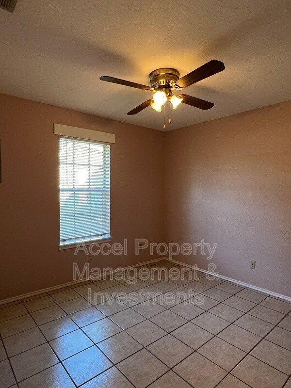 Building Photo - 1209 N Keralum Ave