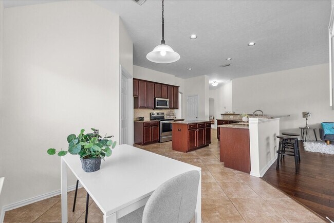 Building Photo - 2120 Red Timber Ct