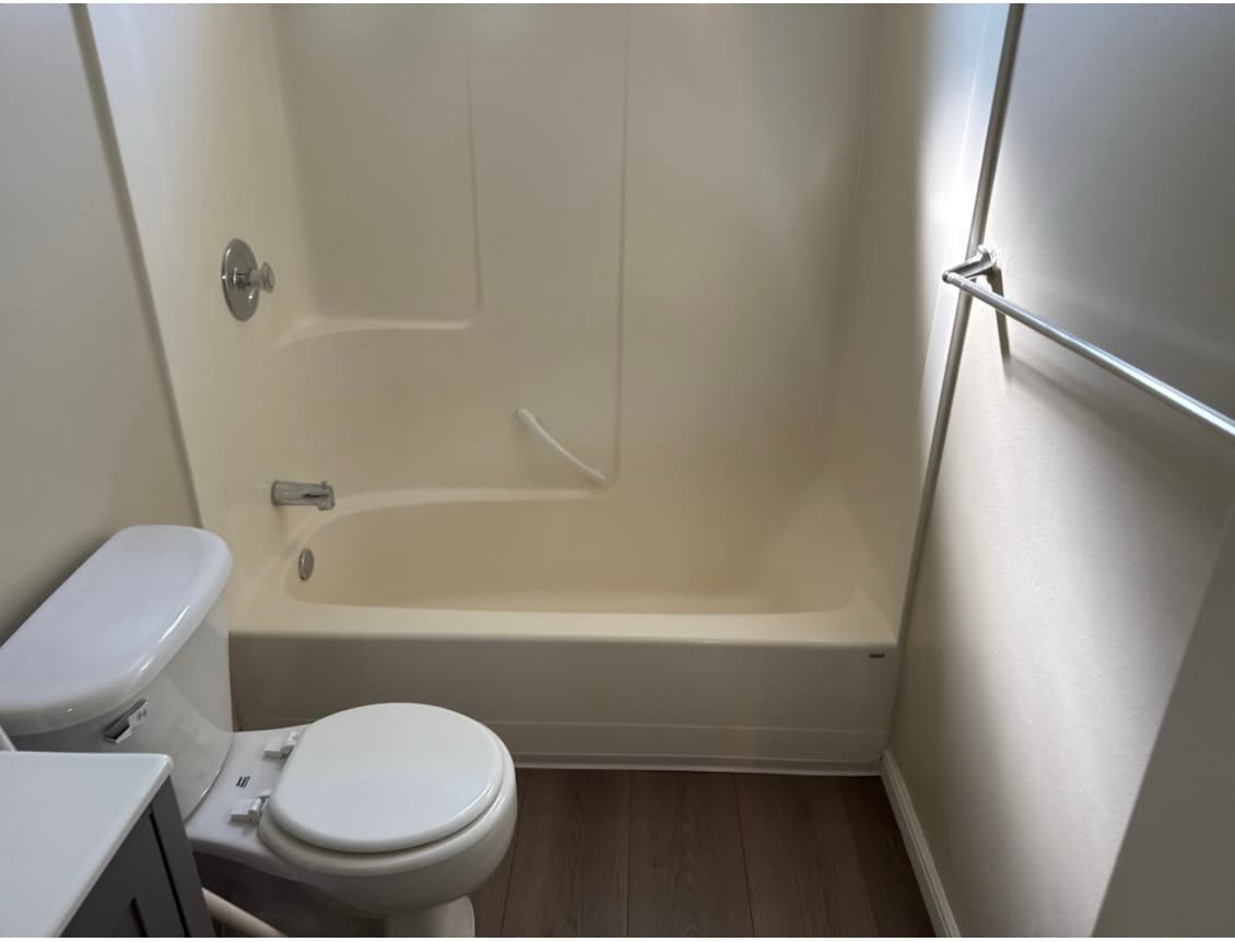 Upstairs bath - 3131 W Davencourt Loop