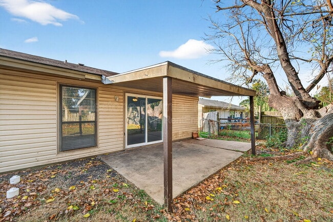 Building Photo - 401 Utah St