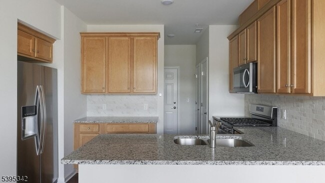 Building Photo - 95 Robeson St