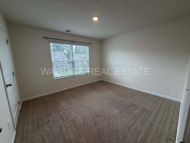 Building Photo - FIVE BEDROOM HOUSE IN FARRAGUT/HARDIN VALLEY AREA!!