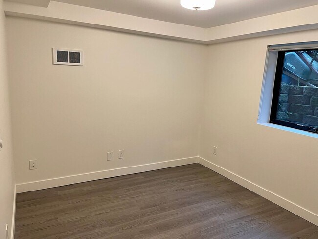 Building Photo - 7514 27th Ave NE