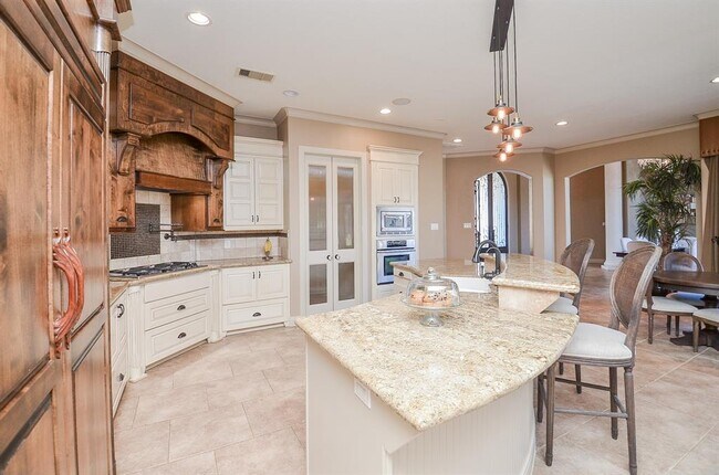 Building Photo - 12316 Oak Bend Cir