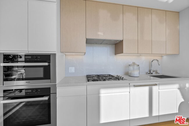 Building Photo - 877 Francisco St