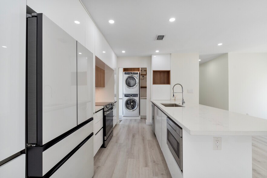 Building Photo - 255 Grant Dr