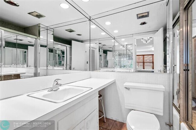 Building Photo - 4010 Galt Ocean Dr